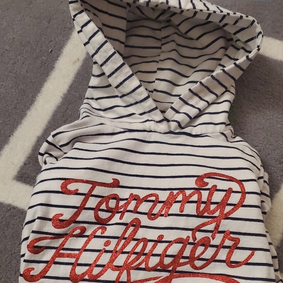 Size 4T Tommy Hilfiger hooded shirt - Picture 4 of 4